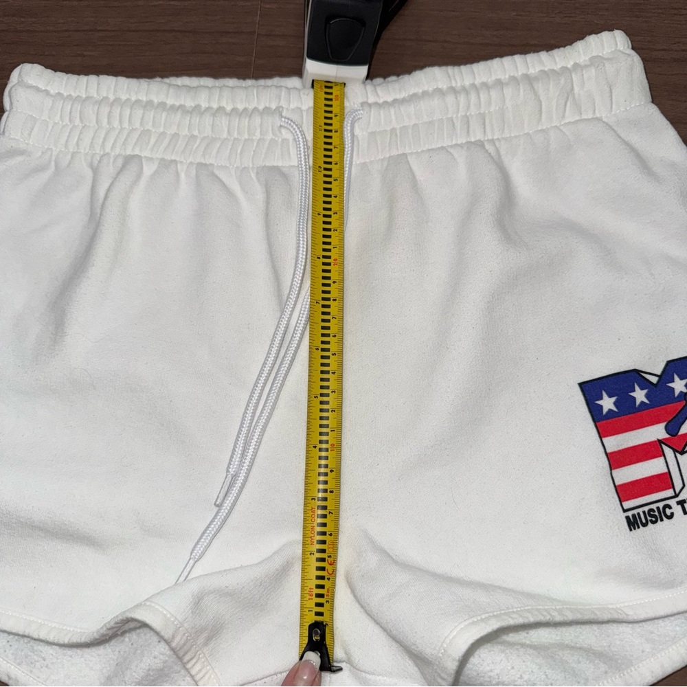 MTV Medium White Casual Pull On Drawstring Shorts‎ American Flag Y2K Retro Style - Picture 8 of 10